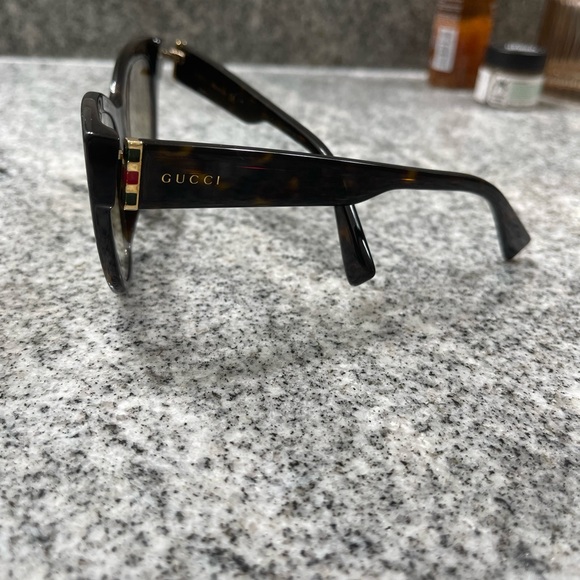 Gucci cat eye sunglasses - Picture 3 of 7
